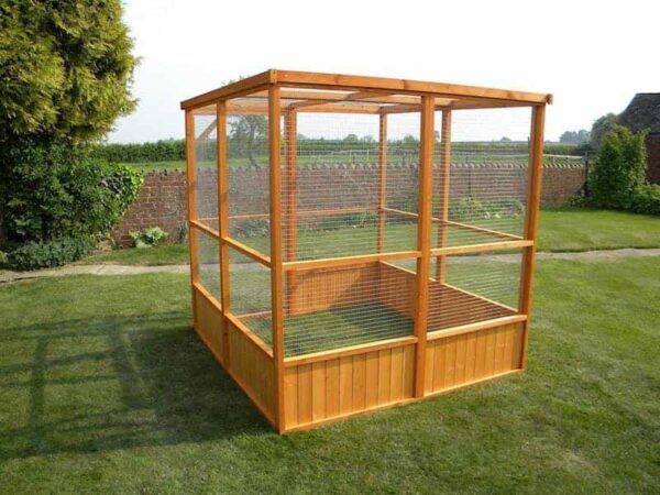 Spacious Rabbit Runs & Enclosures | 6ft 8f 10ft 12ft Wooden Rabbit Runs